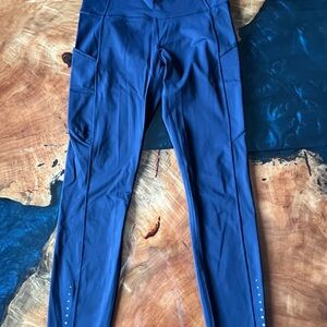 NWOT LULULEMON Navy Running Leggings - Size 8